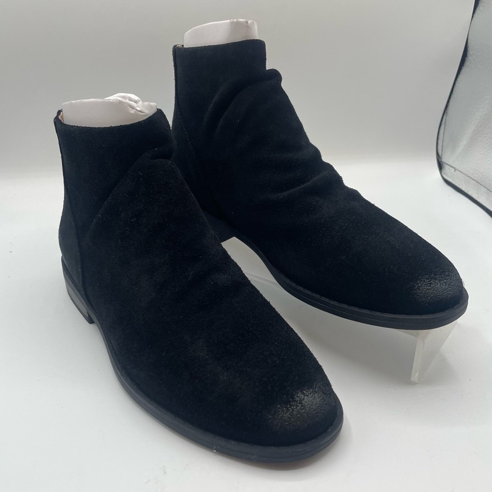 Gentle Souls By Kenneth Cole Emma Zip Bootie, Black Suede Chukka Boots Size 6